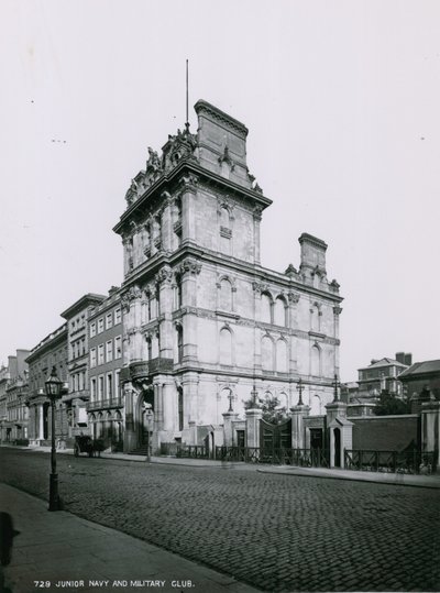 Junior Navy and Military Club, Londra da English Photographer